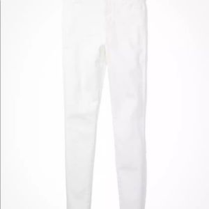 00 short American Eagle next level stretch high waist jagging‘s. White.